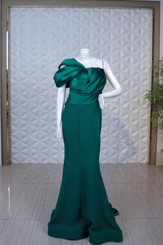 فستان سهرة أخضر بكتف واحد