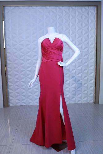 فستان سهرة فوشيا بدون أكمام