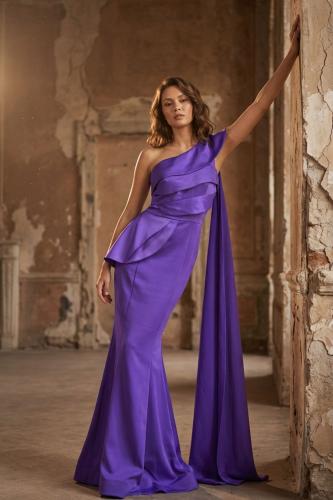 فستان سهرة بنفسجي بكتف واحدة وقصة حورية البحر