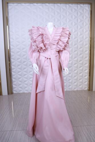 فستان وردي ناعم