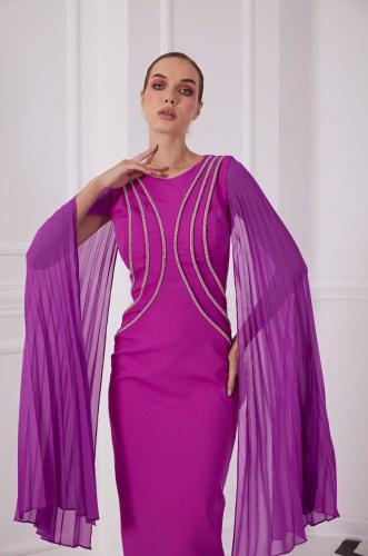 فستان فوشي بأكمام طويلة من القماش