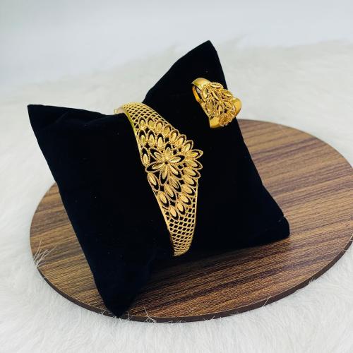 اساور مع خاتم