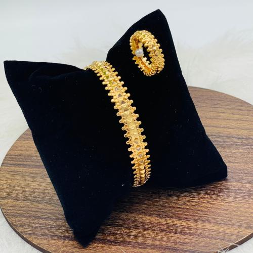 اساور مع خاتم