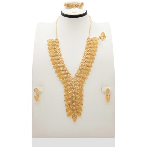 طقم أوراق شجرة الصنوبر