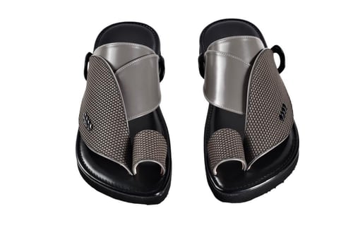 حذاء شرقي جلد مطرز - رمادي