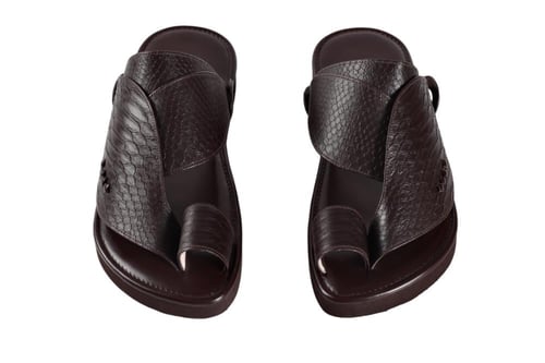 حذاء شرقي نقشة جلد التمساح بني