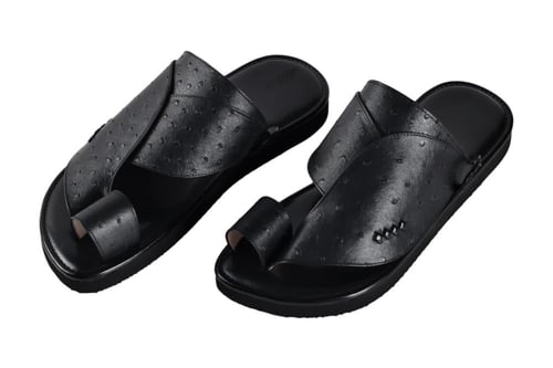 حذاء شرقي رجالي اسود