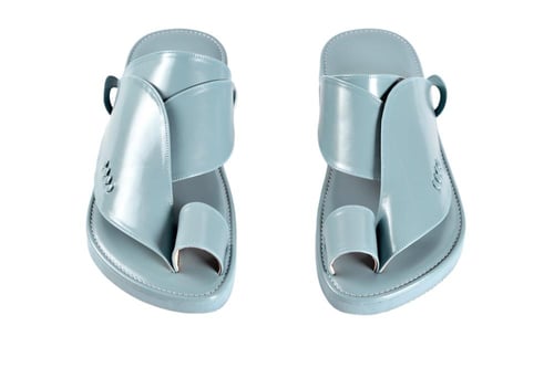 حذاء شرقي جلد ناعم لون سماوي