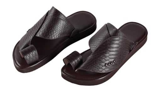 حذاء شرقي نقشة جلد التمساح بني