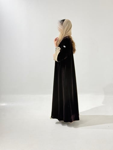 مخمل بني مبطن