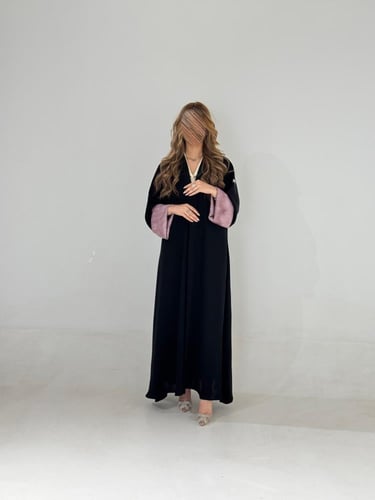 إنترنت مع أكمام سواره وردي