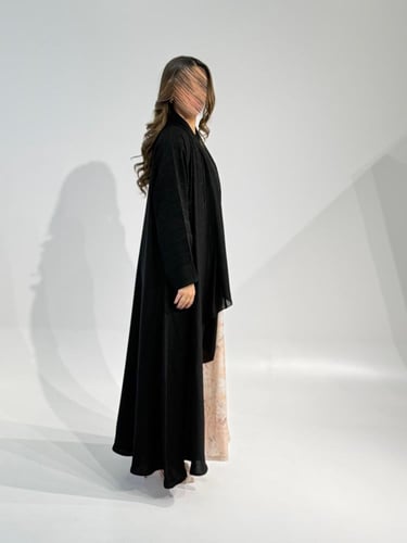 شاكيرا أكمام ضيقه