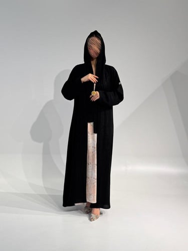 شاكيرا أكمام ضيقه