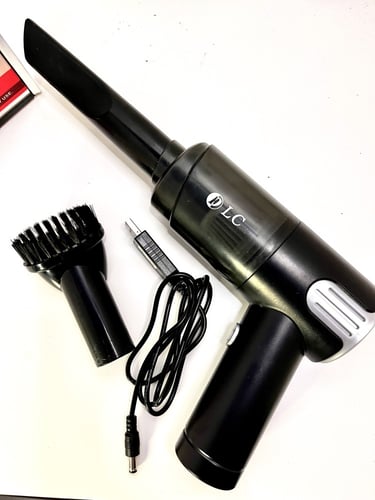 مكنسة كهربائية للسيارة