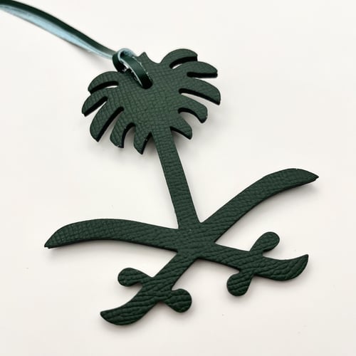 تعليقة شنطة سيفين ونخلة و خريطة المملكة