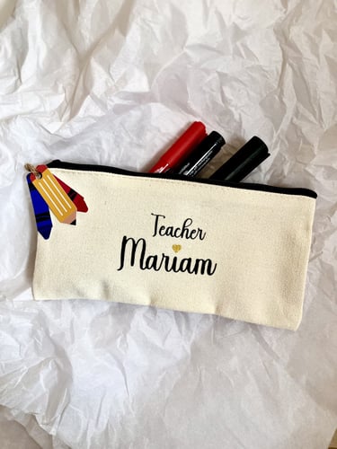 محفظة أقلام للمعلم