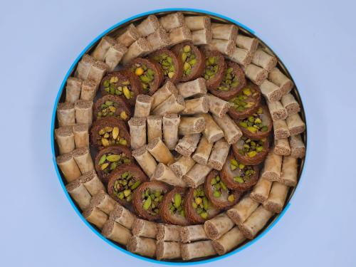 علبة مبرومة مع الأصابع - Twisted box with fingers