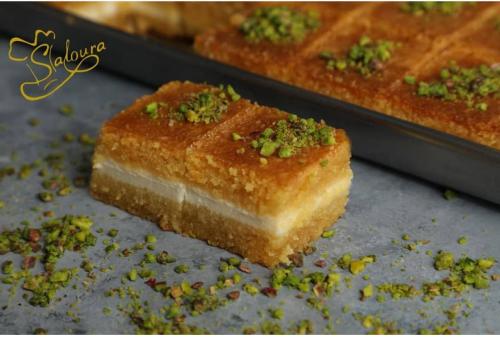 بسبوسة بالقشطة-Cream basbousa