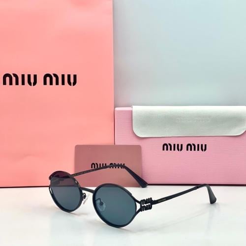 نظارة ماركة miu miu باستايل