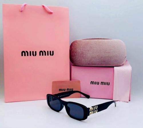 نظارة ماركة miu miu