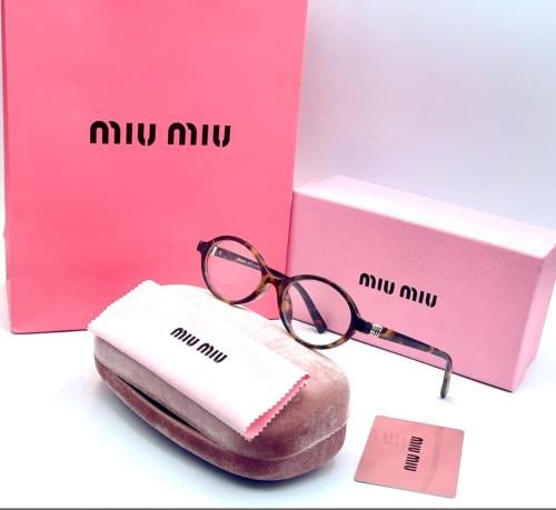 نظارة ماركة miu miu