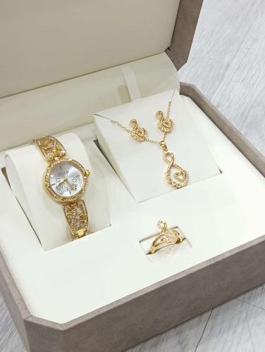 طقم نسائي ماركة ماربيلنو