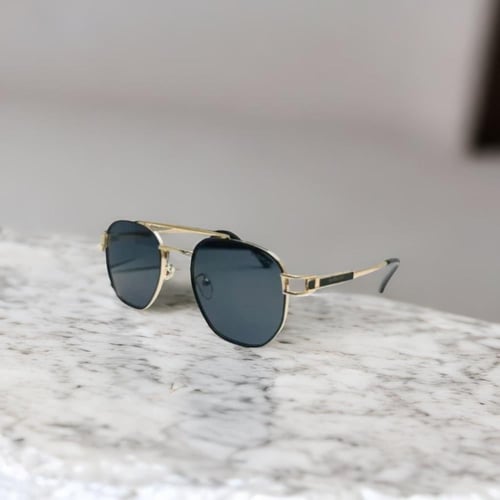 نظارة ماركة جيفنشي اسود اطار ذهبي