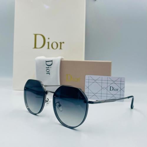 نظارة ماركة ديور بتصميم