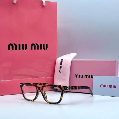 نظارة ماركة miu miu