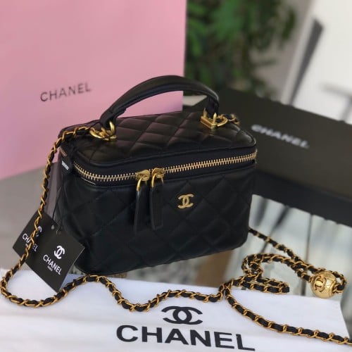 شنطة نسائية شانيل