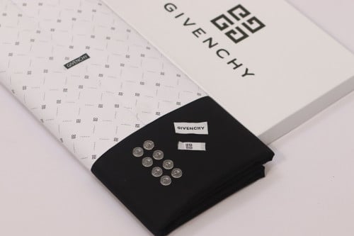 قماش جيفنشي شتوي اسود