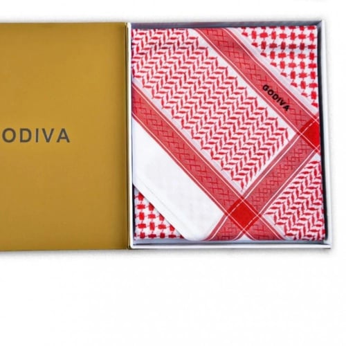 عرض شماغ بيور روز + قوديفا + جيفنشي