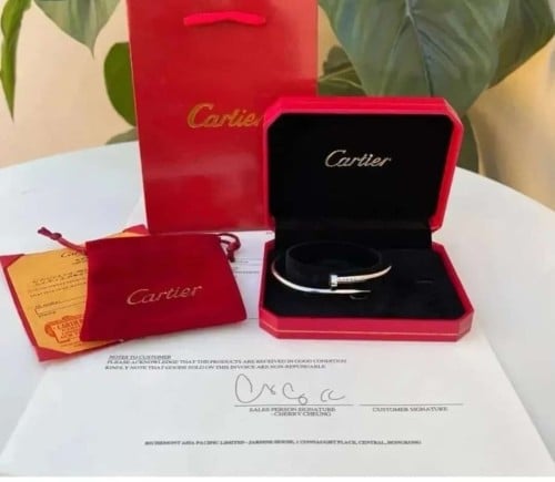 سواره Cartier الفضية