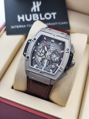 ساعة هبلت رجالي مربع