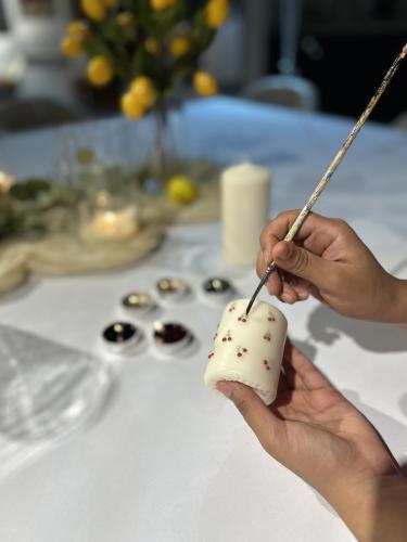 Painting on candles 11 dec 2024