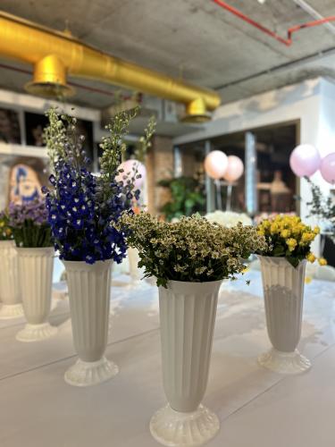 Free style flowers arrangement Dec 9