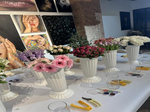 Flower arrangements 10 April 8-10 pm