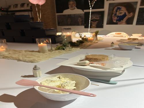 Cake decorating 18 May 2025 7-9PM