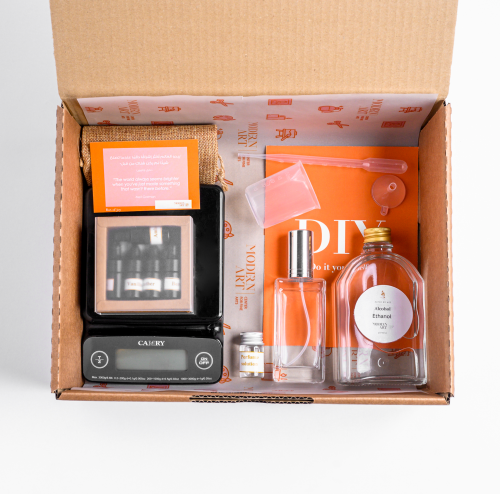 صندوق صناعه العطور في المنزل - Box of Joy