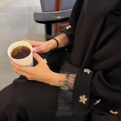 عبايه شك في الاكمام