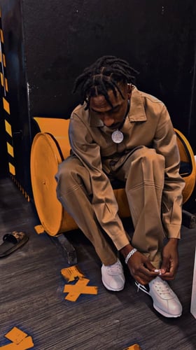 طقم قميص وبنطلون ( بيج )