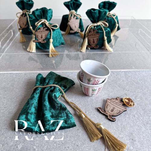 فناجيل بأكياس مخمل