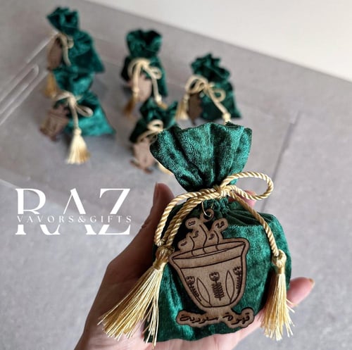 فناجيل بأكياس مخمل