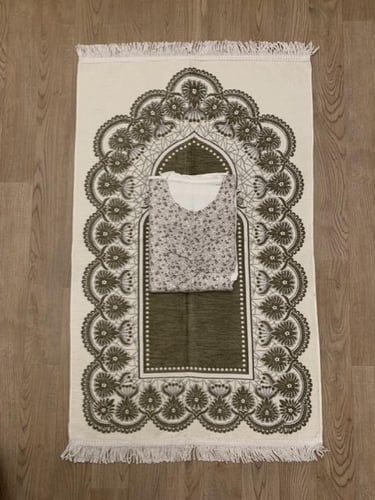 طقم شرشف وسجادة ومصحف