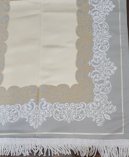 سجادة رمادي