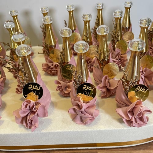 عطر توزيعات (24) حبات مع صينية التقديم