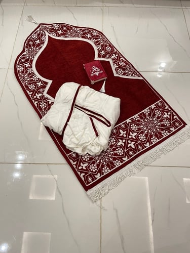 طقم كامل مع شرشف الصلاة