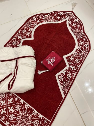 طقم كامل مع شرشف الصلاة