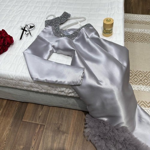 فستان سهرات فضي