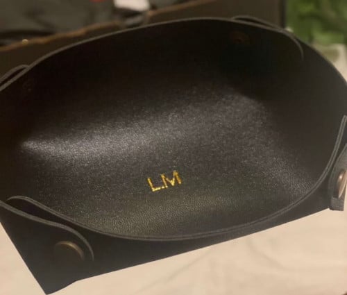 سلة جلد لمكتبك او منزلك او توزيعات بالأسم او الأحر...